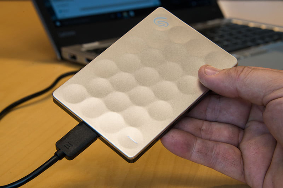 Ổ Cứng Di Động Seagate Backup Plus Ultra Slim 2TB USB 3.0 (Gold) - Hàng Chính Hãng