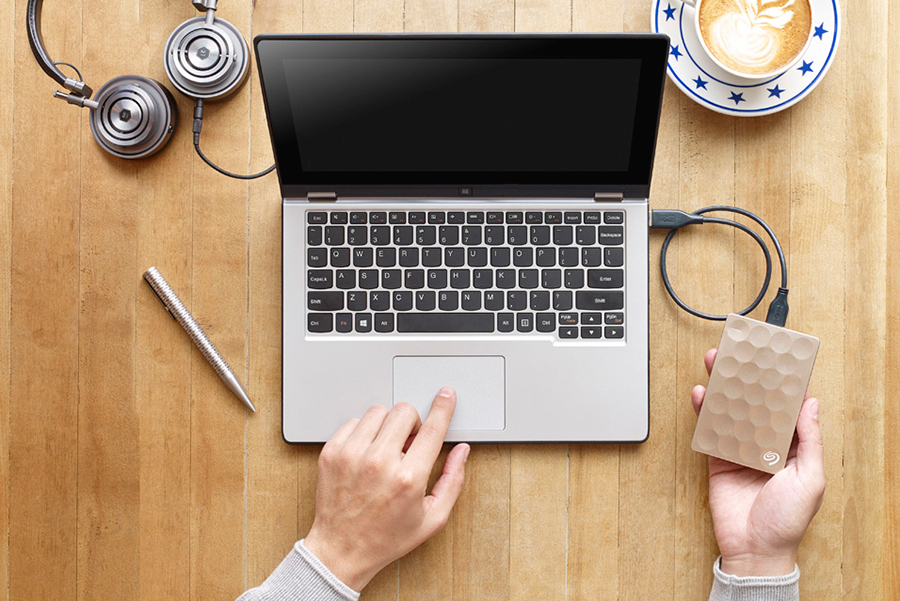 Ổ Cứng Di Động Seagate Backup Plus Ultra Slim 2TB USB 3.0 (Gold) - Hàng Chính Hãng